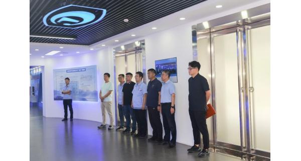 新疆前海集團(tuán)領(lǐng)導(dǎo)一行調(diào)研長(zhǎng)嶺紡織機(jī)電產(chǎn)業(yè)丨攜手合作再譜項(xiàng)目建設(shè)新篇章